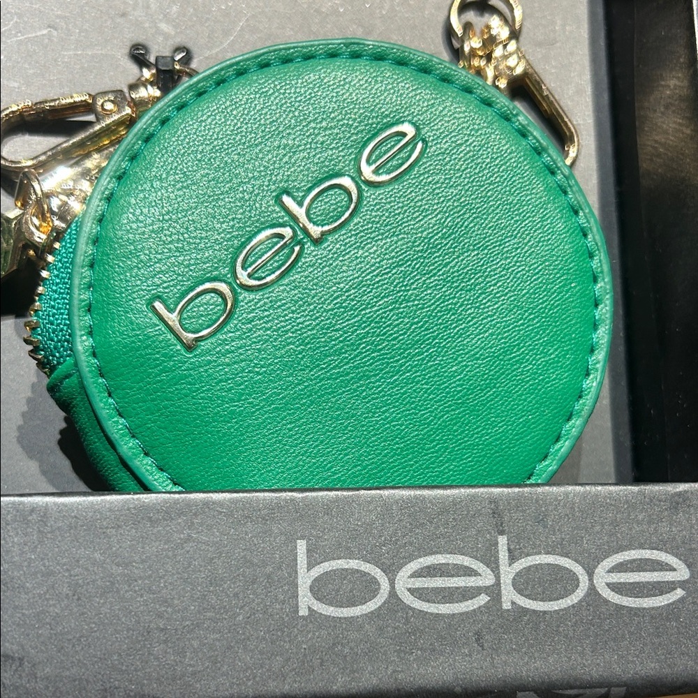 NEW Bebe Emerald Green Quilted Wallet and Keychain Set - Picture 3 of 5